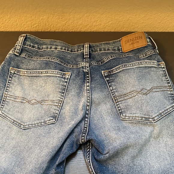 Denizen from Levi's Straight Fit Light Blue Jeans - Picture 4 of 7